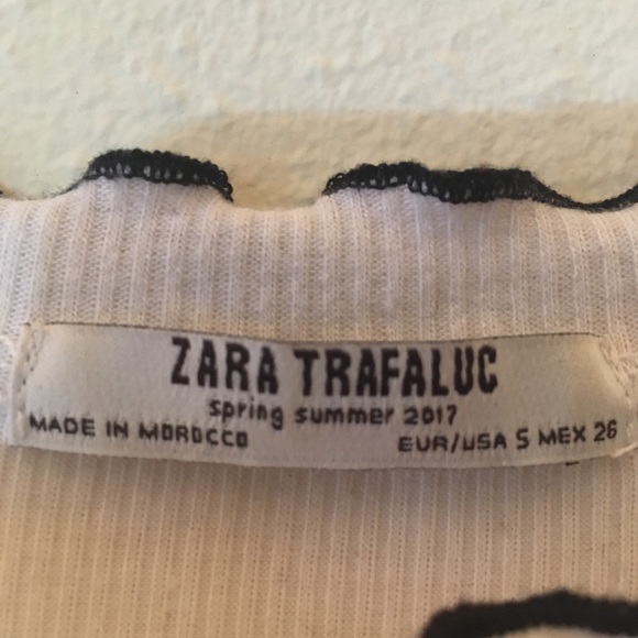 White ribbed shirt with Black subtle ruffle - Picture 3 of 3